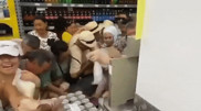 Давка в супермаркете из-за сахара попала на видео в Актау