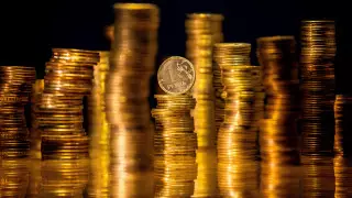 Пирматов: Нацбанк "не держит" курс рубля