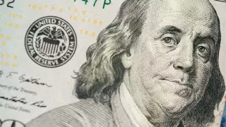 Курс доллара вырос еще на 2,5 тенге