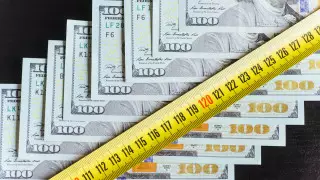 Назван официальный курс доллара и рубля на 15 июля