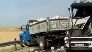 Автоцистерна влетела в самосвал около Актау