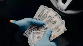 Более 8 миллионов долларов пытались вывезти из Казахстана за полгода