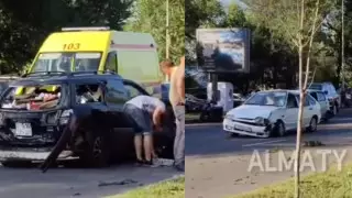 Массовое ДТП на Аль-Фараби в Алматы: стали известны подробности