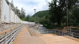 На набережной реки Есентай в Алматы появилось новое общественное место