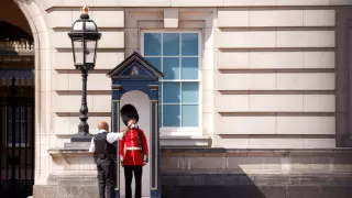 Мэр Лондона назвал ситуацию с пожарами критической