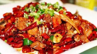 Врач перечислил вызывающие потливость продукты