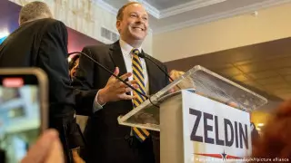 На конгрессмена напали во время выступления в США