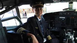 "Авиация у меня в сердце" - единственная в Казахстане женщина - командир воздушного судна