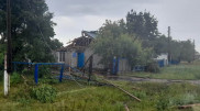 Крыши школы и акушерского пункта снесло ветром в Павлодарской области