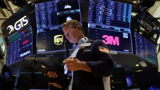 Мировые фондовые индексы зафиксировали лучший месяц с конца 2020 года