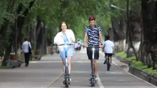 Самокатчиков и мопедистов начали массово штрафовать в Алматы