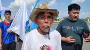 Идущий пешком через весь Казахстан 72-летний аксакал пришел в Костанай