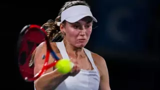 Рыбакина проиграла первый матч после триумфа на Уимблдоне