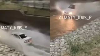 Алматинец прокатился на авто по реке Есентай. Нарушителя ищет полиция