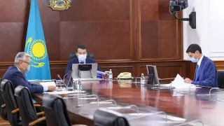 Бизнес должен работать спокойно - премьер Смаилов предупредил министров