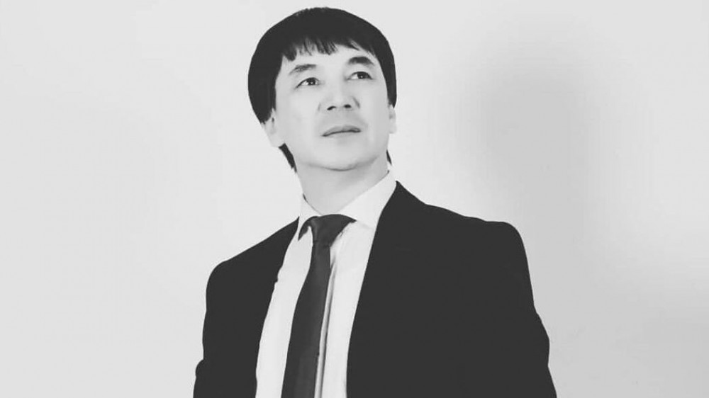 Умер певец и автор известных казахстанских песен Аймурат Мажикбаев. Ему было 48 лет
