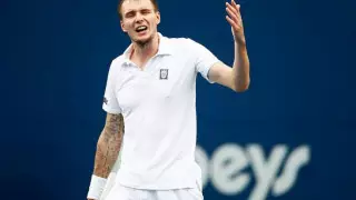 Лучший теннисист Казахстана обвел футболистов и забил гол в Канаде