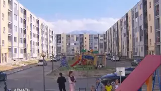 Построенный по госпрограмме ЖК через 3 года стал аварийным в Алматы