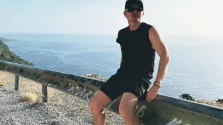 Известный казахстанский телеведущий пожаловался на отказ в туристическом ВНЖ в Турции