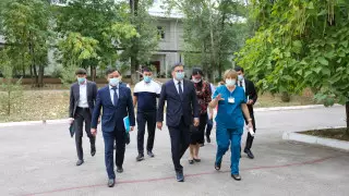 Досаев посетил ряд объектов здравоохранения Алматы
