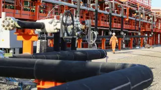 Министр энергетики Акчулаков посетил месторождение Кашаган