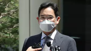 Президент Южной Кореи помиловал главу Samsung и председателя Lotte Group