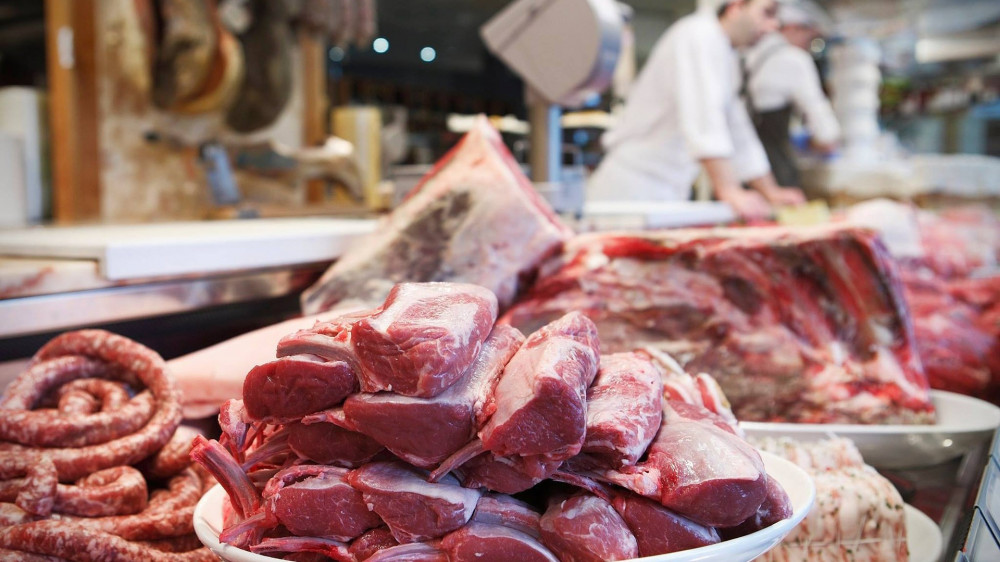 Бактерии и паразиты: где нельзя покупать мясо, рассказал врач