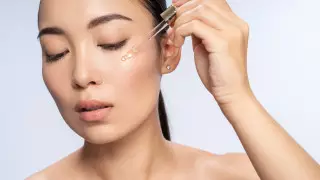 5 унисекс-средств до 9000 тенге, которые заставят кожу сиять