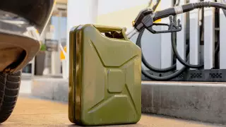 Алматинцы жалуются на отсутствие дизтоплива на заправках