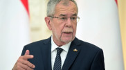 Президент Австрии получил сотрясение мозга во время похода в горы