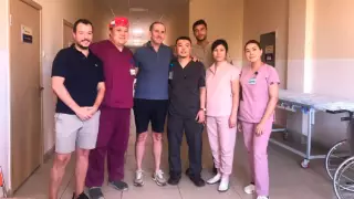 Казахстанские врачи 27 дней боролись за жизнь туриста из Испании, которому стало плохо в самолете