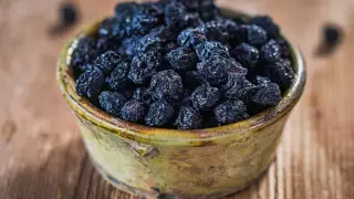 Ученые выявили ягоду, которая замедляет рост раковых опухолей