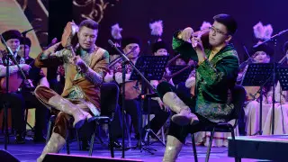 Грандиозный концерт подарили жителям столицы ко Дню Конституции