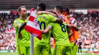 "МЮ" купит форварда за 100 миллионов и войдет в историю