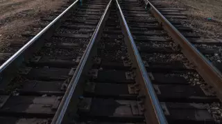 Один из спрыгнувших с поезда мальчиков скончался