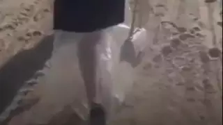 Школьники вынужденно ходят на уроки в самодельных бахилах выше колен в Талдыкоргане