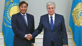 Глава "АрселорМиттал" пообещал Токаеву инвестировать в Казахстан миллиард долларов