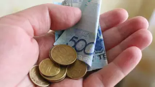 Названа зарплата, за которую готовы работать в Казахстане