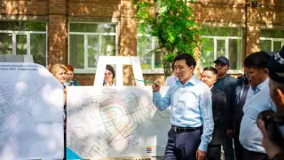 Глава города вместе с жителями раскритиковал подрядчика в Усть-Каменогорске