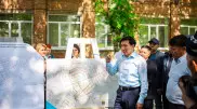 Глава города вместе с жителями раскритиковал подрядчика в Усть-Каменогорске