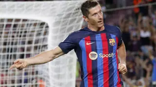 Левандовски установил историческое достижение, забив три гола "Виктории"