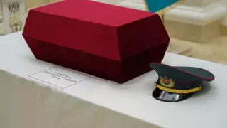 Останки казахстанского солдата передали посольству Казахстана в Москве