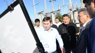 Аким Шымкента осмотрел строительные работы в жилом массиве Жанаталап