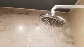 Индийского туриста госпитализировали после душа в Баку