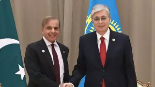 Премьер Пакистана поблагодарил Токаева за помощь