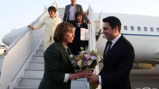 Нэнси Пелоси прилетела в Армению