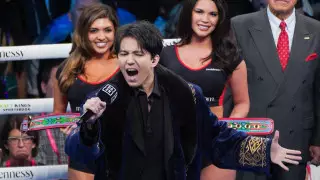 Димаш Кудайберген исполнил гимн Казахстана на трилогии Головкин - Канело