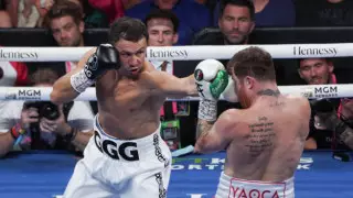 Появилось видео полного боя Головкин - Канело