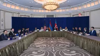Дипломаты Армении и Азербайджана провели встречу в США