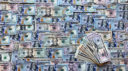 Курс доллара поднялся выше 478 тенге